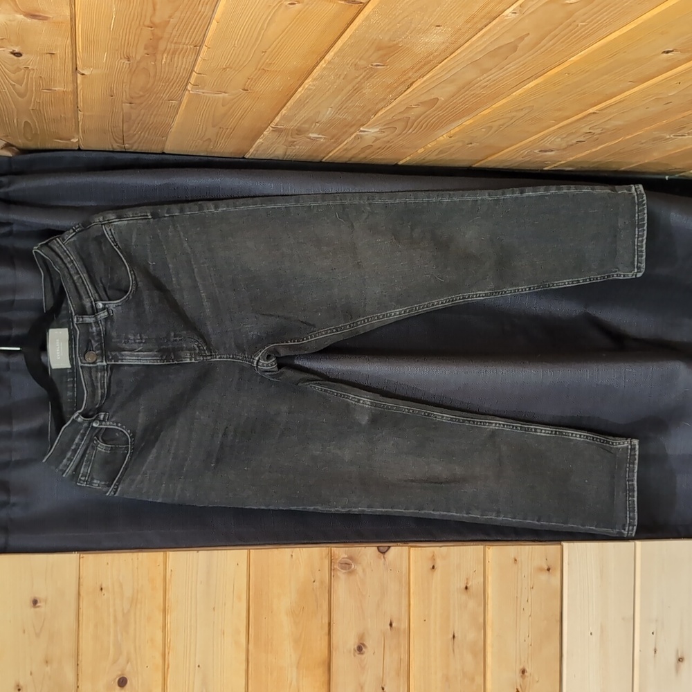 Everlane Original Cheeky jean in washed black